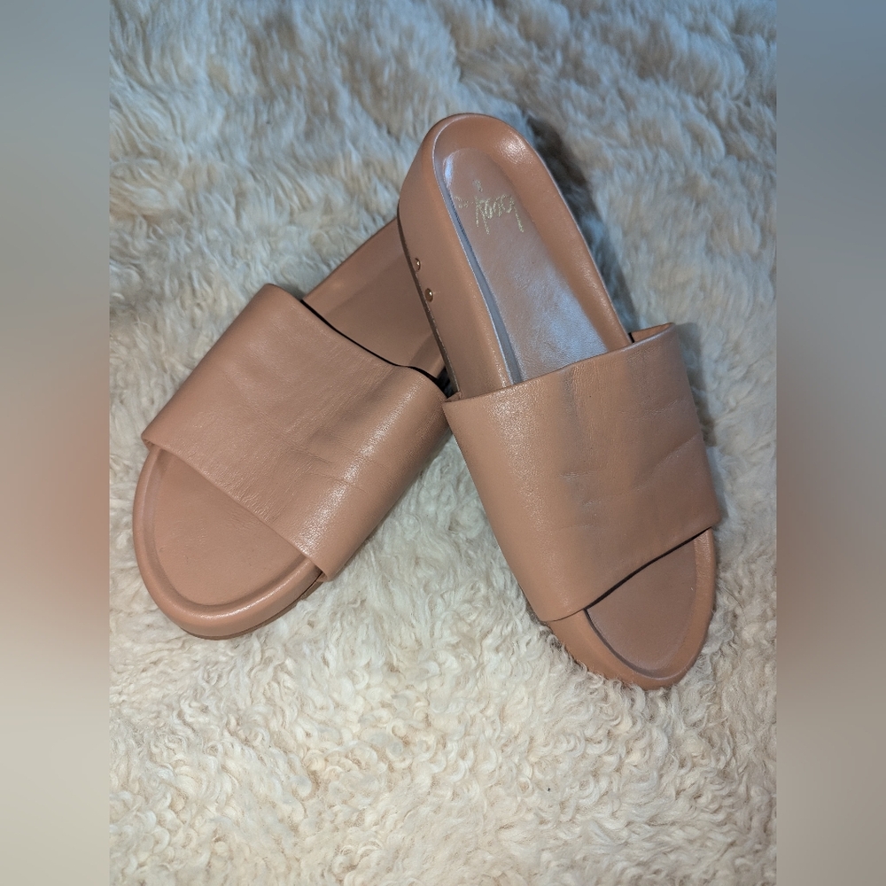 Beek Women's Nude Slide Sandals